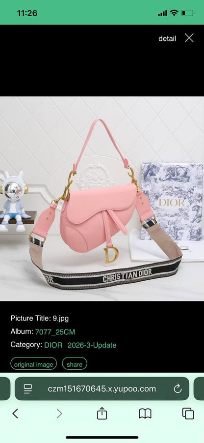 Dior 
Best quality with box’s 
120 dhs🇦🇪🇦🇪
size 25 Cm

Zain290
♥️♥️♥️