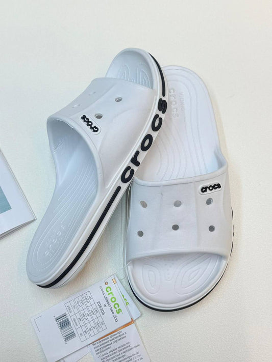 crocs unisex
Size 36to45
40 dhs🪙🌺

Zain236