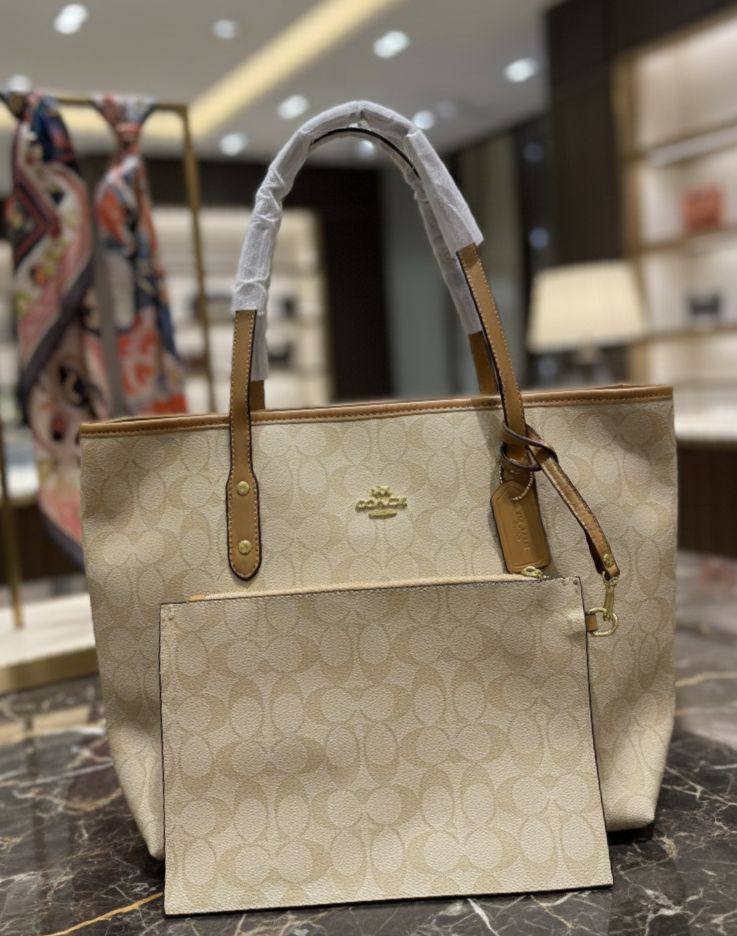 COACH
100 dhs💓

Zain175
♥️♥️♥️