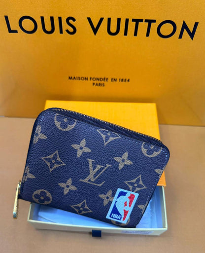 LV

With box 
🎁🎁🎁

35 dhs✅

Zain93
♥️♥️♥️