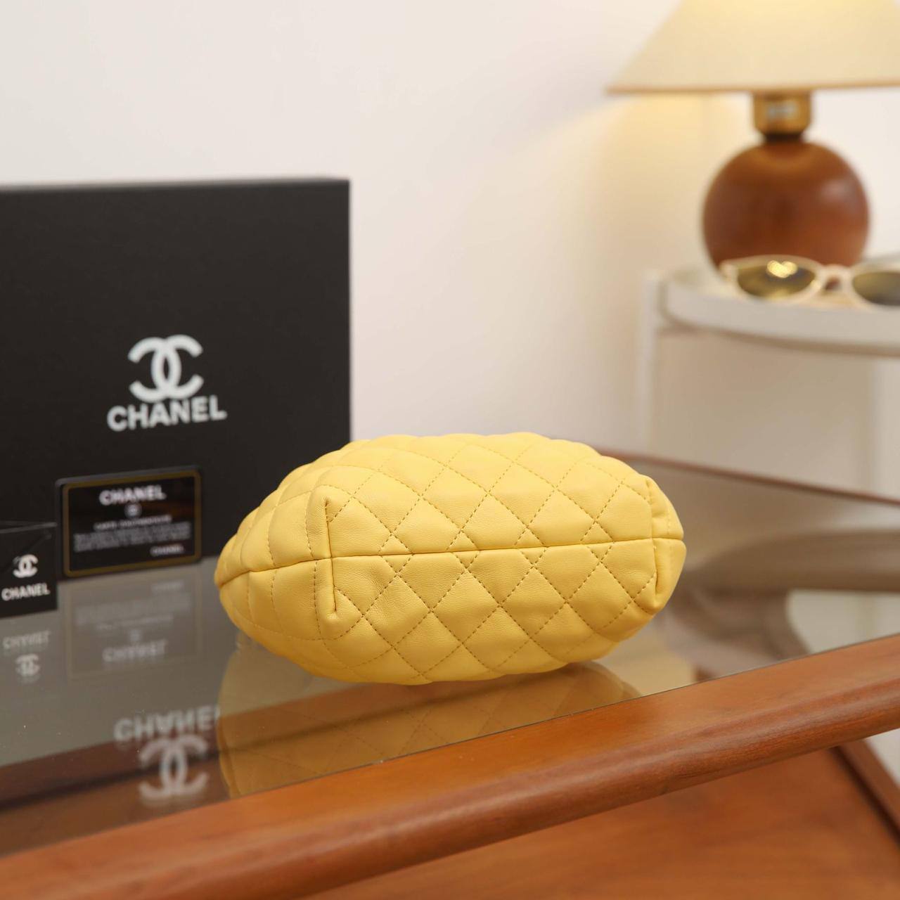CHANEL 

NEW DESIGN 

High QUALITY 

WITH BOX 
95 dhs🇦🇪🇦🇪

Zain17
♥️♥️♥️
