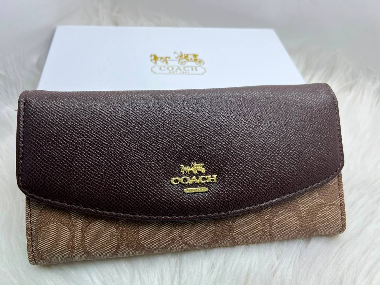 Wallets
45 dhs🇦🇪🇦🇪

Zain182
♥️♥️♥️