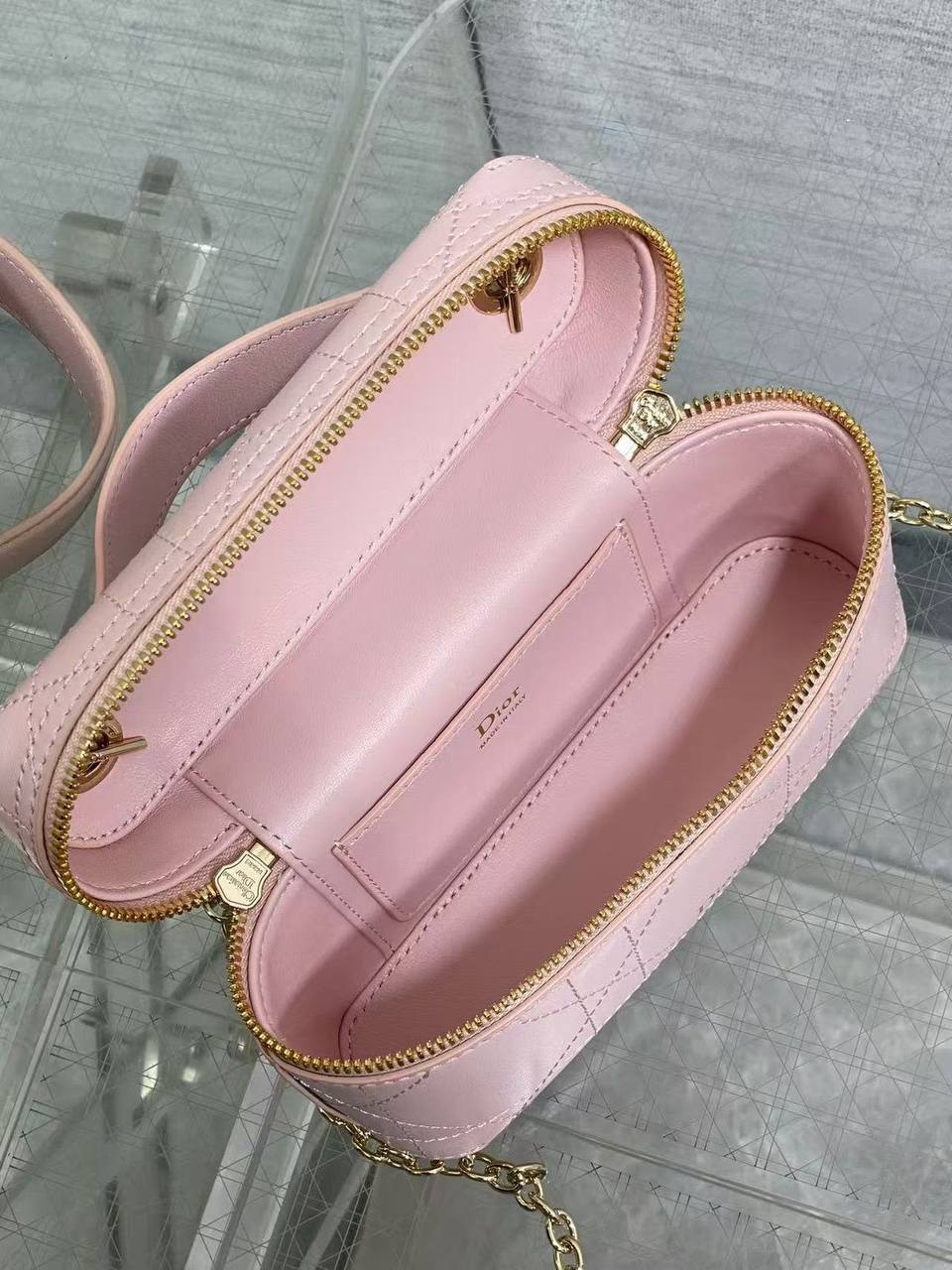 Dior 
new collection ✅*
*Size 18 cm*
For Price 👇 WhatsApp✅
0568585901 
0507557372
0552275751 Owner Zain 👌

Zain274
♥️♥️♥️