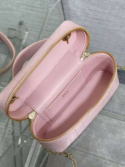 Dior 
new collection ✅*
*Size 18 cm*
For Price 👇 WhatsApp✅
0568585901 
0507557372
0552275751 Owner Zain 👌

Zain274
♥️♥️♥️