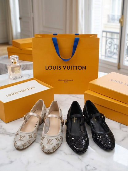 LV
100 dhs🇦🇪🇦🇪
Size 36-41

Zain40
♥️♥️♥️