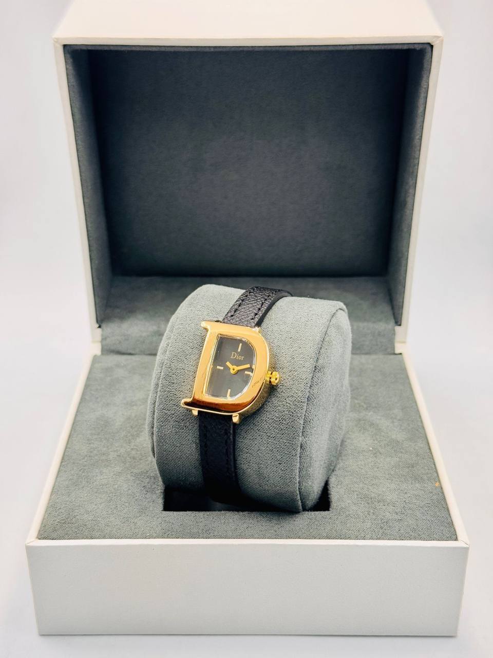 Dior Ladies
55 dhs✅

Zain08
♥️♥️♥️