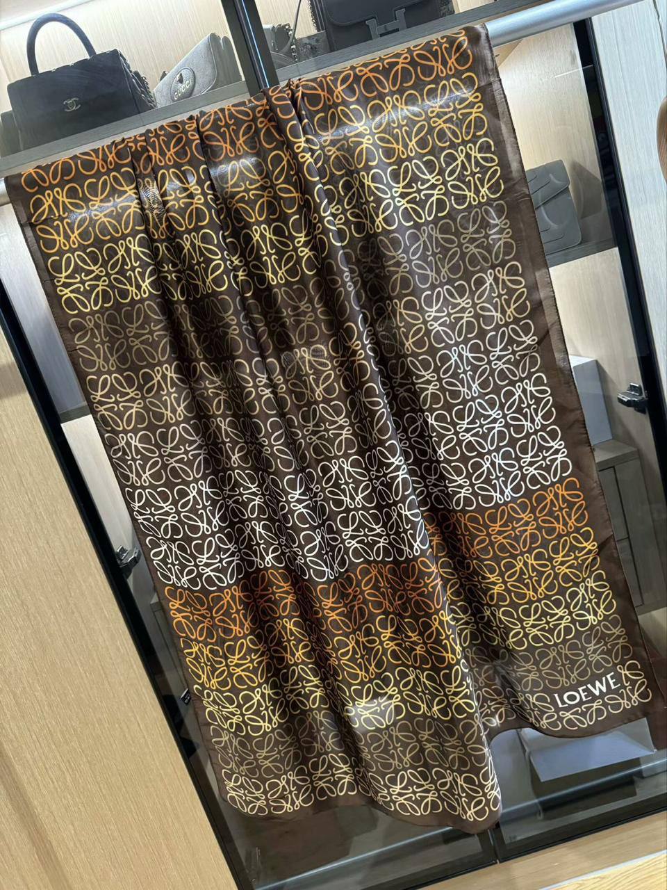 Silk scarf
40 dhs❣️

Zain60
❣️❣️❣️