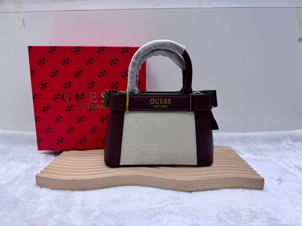 Guess
95 dhs🪙🌨️

Zain114
♥️♥️♥️
