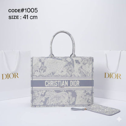 CHRISTIAN DIOR
ʙᴏᴏᴋᴛᴏᴛᴇ ᴄᴀɴᴠᴀs ᴍᴀᴛᴇʀɪᴀʟ
ᴡɪᴛʜ ᴘᴜʀsᴇ ᴢɪᴘᴘᴇʀ
sɪᴢᴇ : 41 cm

110 dhs✅

Zain31
♥️♥️♥️