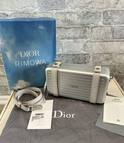 Rimowa
320 dhs🇦🇪🇦🇪

Zain297
♥️♥️♥️