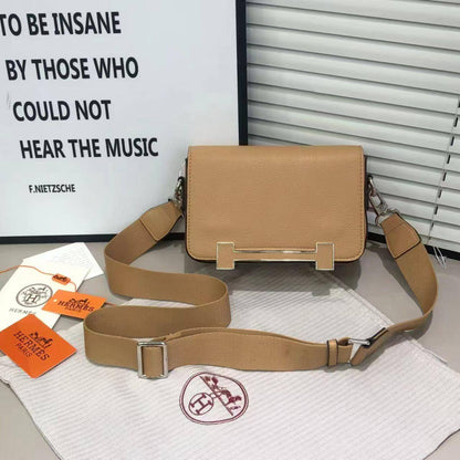 Hermes
withbox 
110 dhs🇦🇪🇦🇪

Zain143
♥️♥️♥️