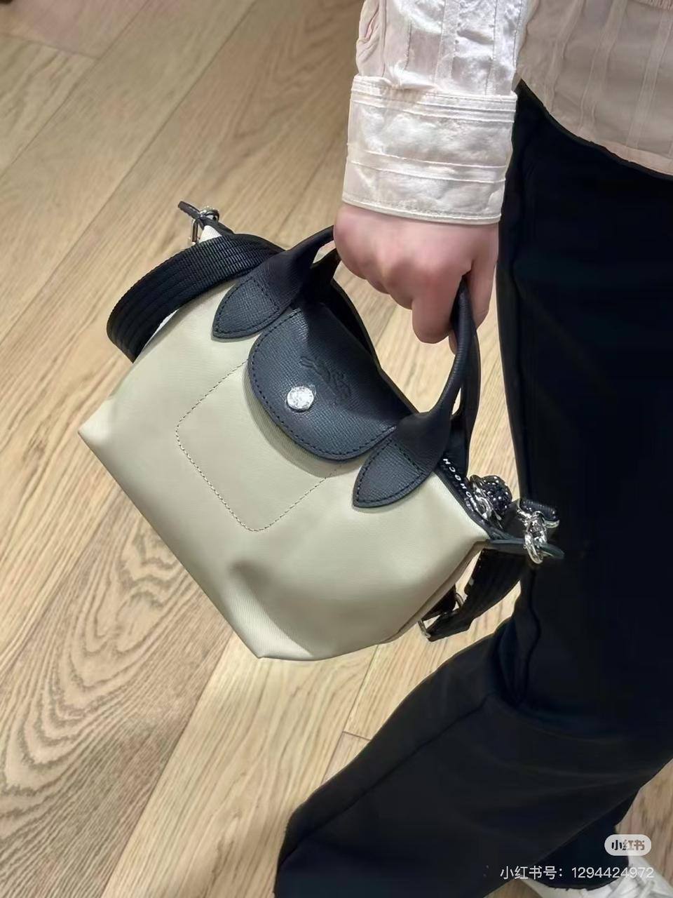 Lomg Champ
17 cm /80 dhs🪙🖤
25 cm/90 dhs🪙🖤

Zain190
♥️♥️♥️