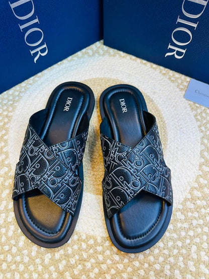 Givenchy - D&G - Dior
Size 40-46 
210 dhs✅
High Quality

Zain132
♥️♥️♥️