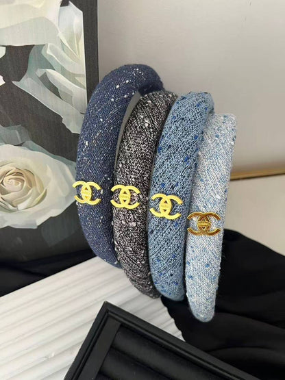 Headband ❤️‍🔥*
good quality 💯
20 dhs🪙🌨️

With boxes 🗃️ 
35 dhs🪙🌨️

Zain216
♥️♥️♥️
