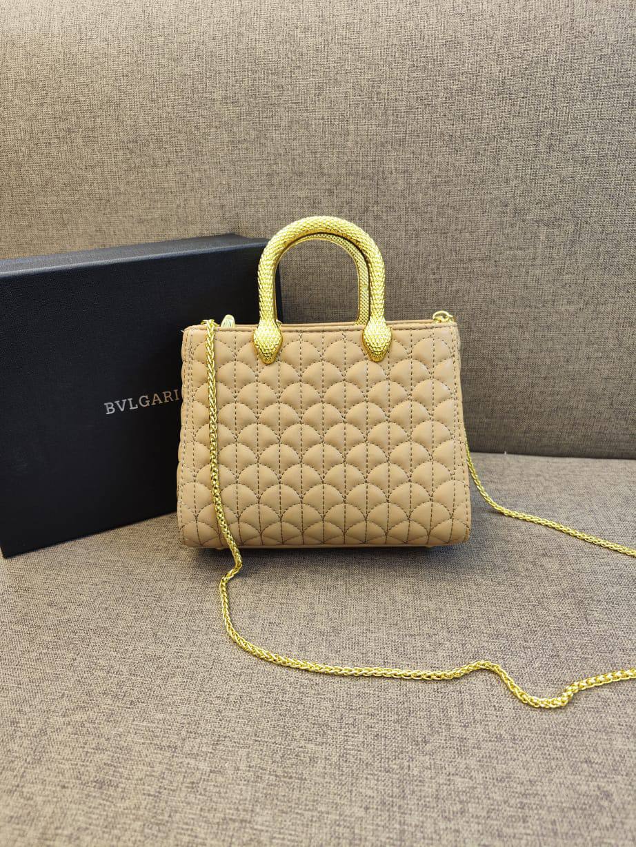 Bags
110 dhs✅

high quality 

With box
🎁🎁🎁

Zain26
♥️♥️♥️