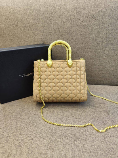 Bags
110 dhs✅

high quality 

With box
🎁🎁🎁

Zain26
♥️♥️♥️