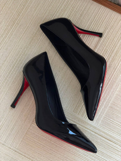 CHRISTIAN LABUTAN 
QUALITY:SUPER MASTER 😍💥
SIZE:36 TO 42🥰

490 dhs✅

Zain319
♥️♥️♥️