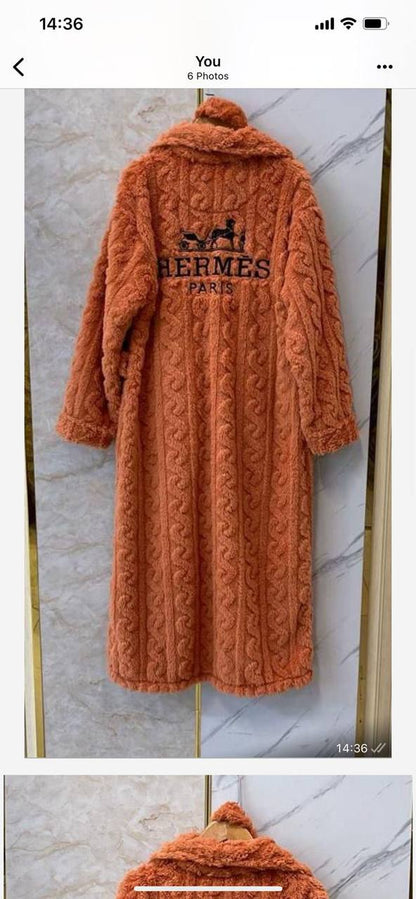 Towel 
230 dhs✅
Size free

Zain231
♥️♥️♥️