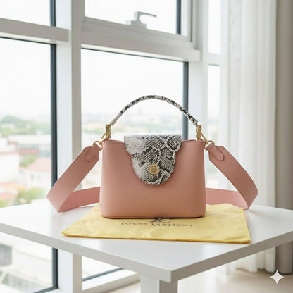 NON - BRANDED BAG
ᴍᴀᴛᴛᴇ ʟᴇᴀᴛʜᴇʀ ᴍᴀᴛᴇʀɪᴀʟ
ɢᴏʟᴅ ʜᴀʀᴅᴡᴀʀᴇ
ᴡɪᴛʜ ʟᴏɴɢ ʙᴇʟᴛ sᴛʀᴀᴘ
GOOD QUALITY MATERIAL
ᴡɪᴛʜ BOX
🎁🎁🎁

sɪᴢᴇ 25cm ᴘʀɪᴄᴇ : *75 ᴅʜs* 

sɪᴢᴇ 20cm ᴘʀɪᴄᴇ : *70 ᴅʜs* 

Zain31
♥️♥️♥️