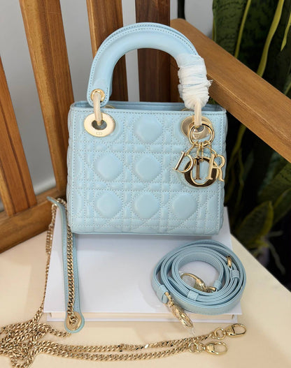DIOR 
Super Master Quality 
Original Packing 
17cm

For Price 👇 WhatsApp✅
0568585901 
0507557372
0552275751 Owner Zain 👌

Zain321
♥️♥️♥️