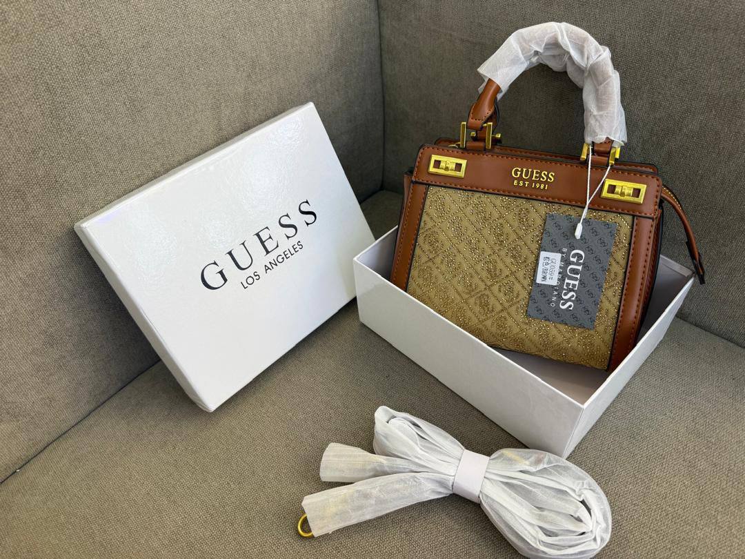 Guess
100 dhs✅
Good-quality 

with box
🎁🎁🎁

Zain35
♥️♥️♥️