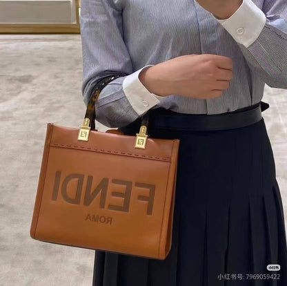 Mixed brands (bags)
Dior
Balenciaga
Lv
Valentino
Chanel
Gucci
Celine
Baguette
Miu Miu

120 dhs🇦🇪🇦🇪

Zain10
♥️♥️♥️