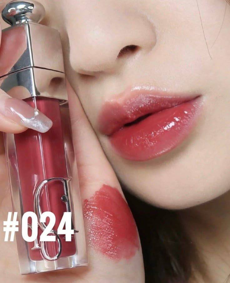 Dior lipstick 

30 dhs

Zain36
♥️♥️♥️