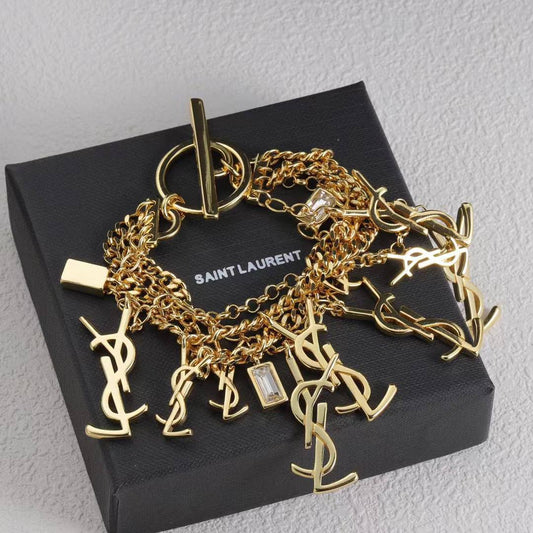 YSL Bracelet ☘️
Master quality 

*60* AED normal box 📦

Zain48
♥️♥️♥️