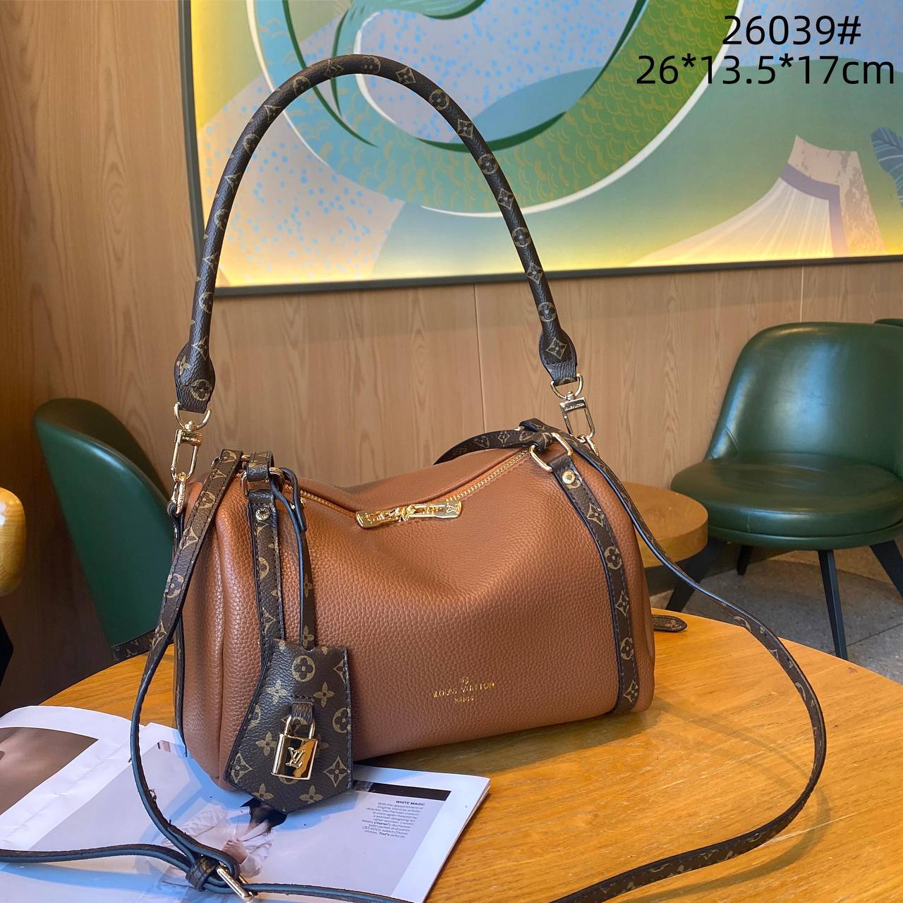 LV
High quality
With box 🎁

110 dhs✅

Zain136
♥️♥️♥️