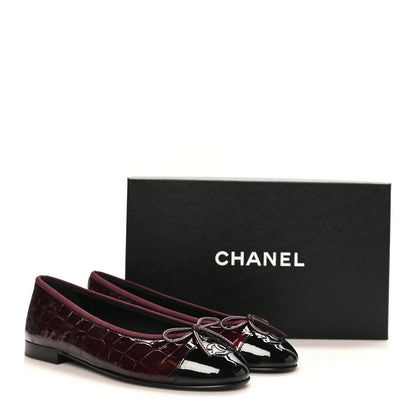 Chanel
Size 36-41 
Master quality 
350 dhs🇦🇪🇦🇪👌

Zain207
♥️♥️♥️