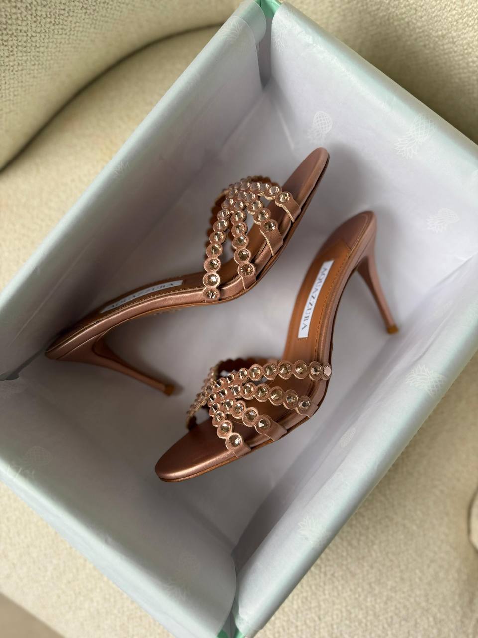 Aquazzura
𝑨𝑨𝑨 𝑸𝑼𝑨𝑳𝑰𝑻𝒀
𝑺𝑰𝒁𝑬 {36 𝒕𝒐 41}
450 dhs✅

Zain81
♥️♥️♥️