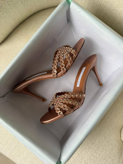 Aquazzura
𝑨𝑨𝑨 𝑸𝑼𝑨𝑳𝑰𝑻𝒀
𝑺𝑰𝒁𝑬 {36 𝒕𝒐 41}
450 dhs✅

Zain81
♥️♥️♥️