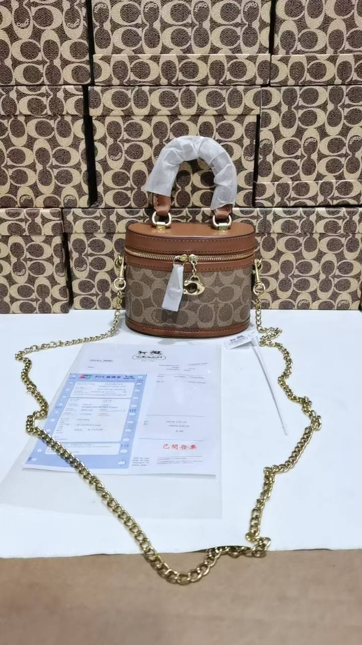 Coach

withbox 🎁🎁🎁

95 dhs🌺

Zain143