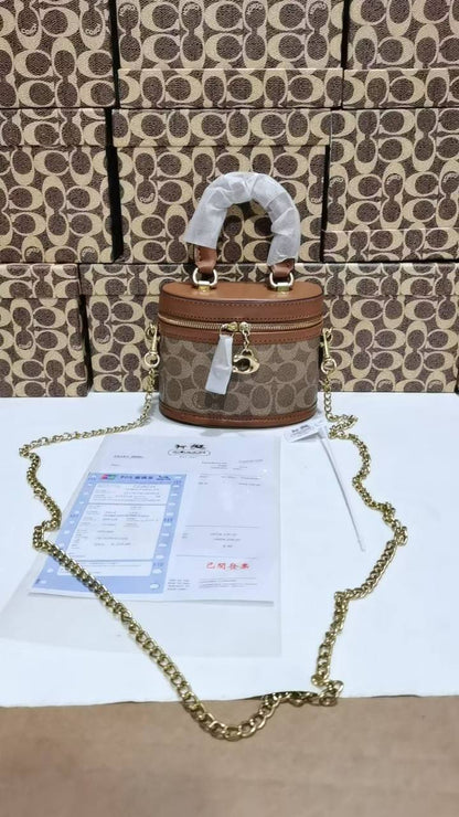 Coach

withbox 🎁🎁🎁

95 dhs🌺

Zain143