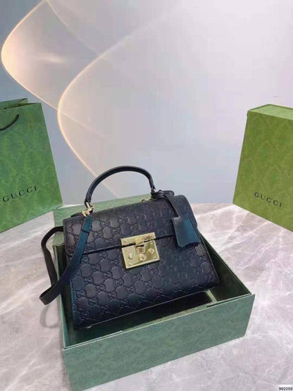 GUCCI 
85 dhs🗽

with box
🎁🎁🎁

Zain90
♥️♥️♥️