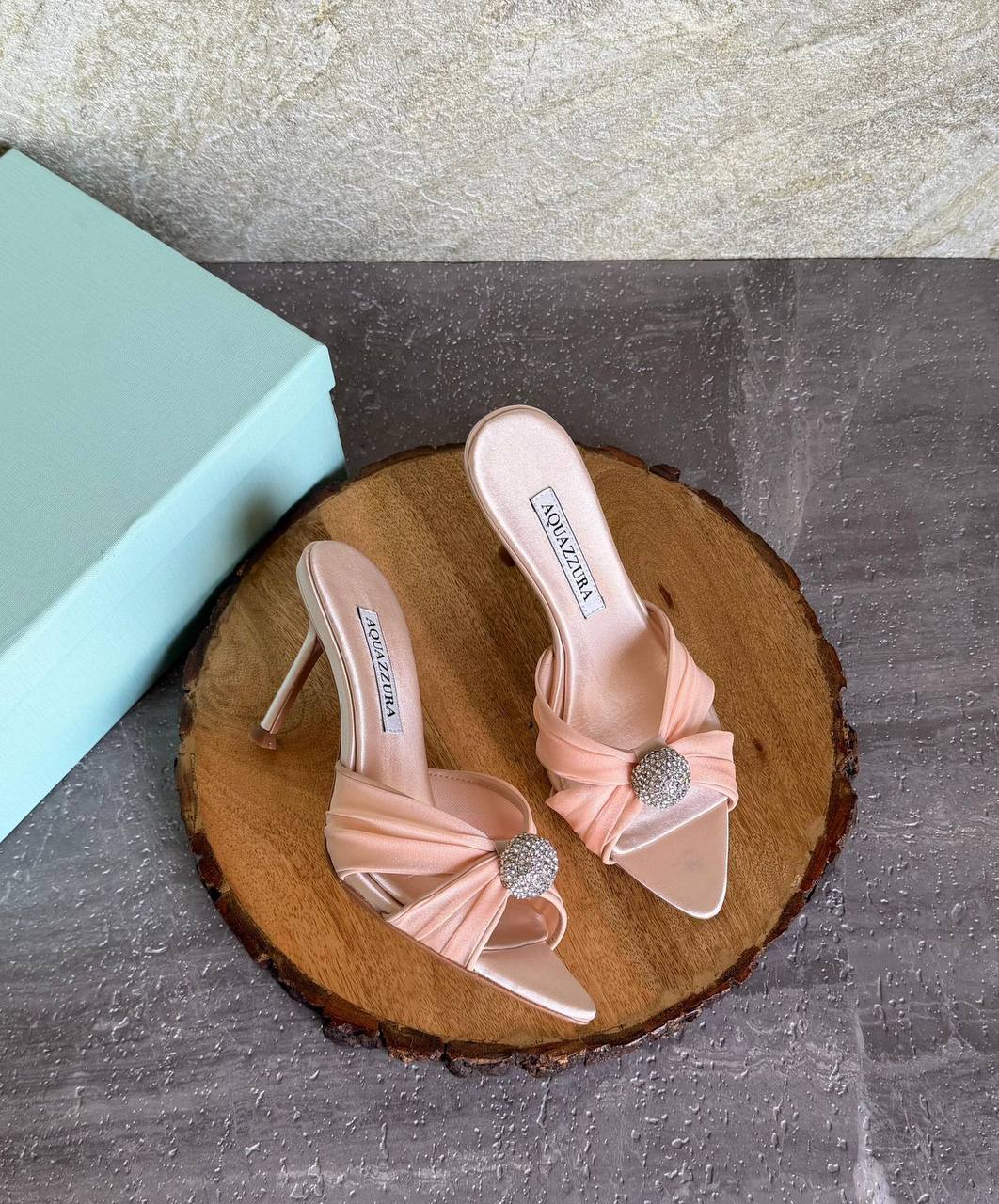 AQUAZZURA
SuperMaster Quality 💯
450 dhs✅
Size: 36-41💥

Zain171
♥️♥️♥️