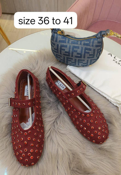 Alaia
only shoes
130 dhs✅

Zain103
♥️♥️♥️