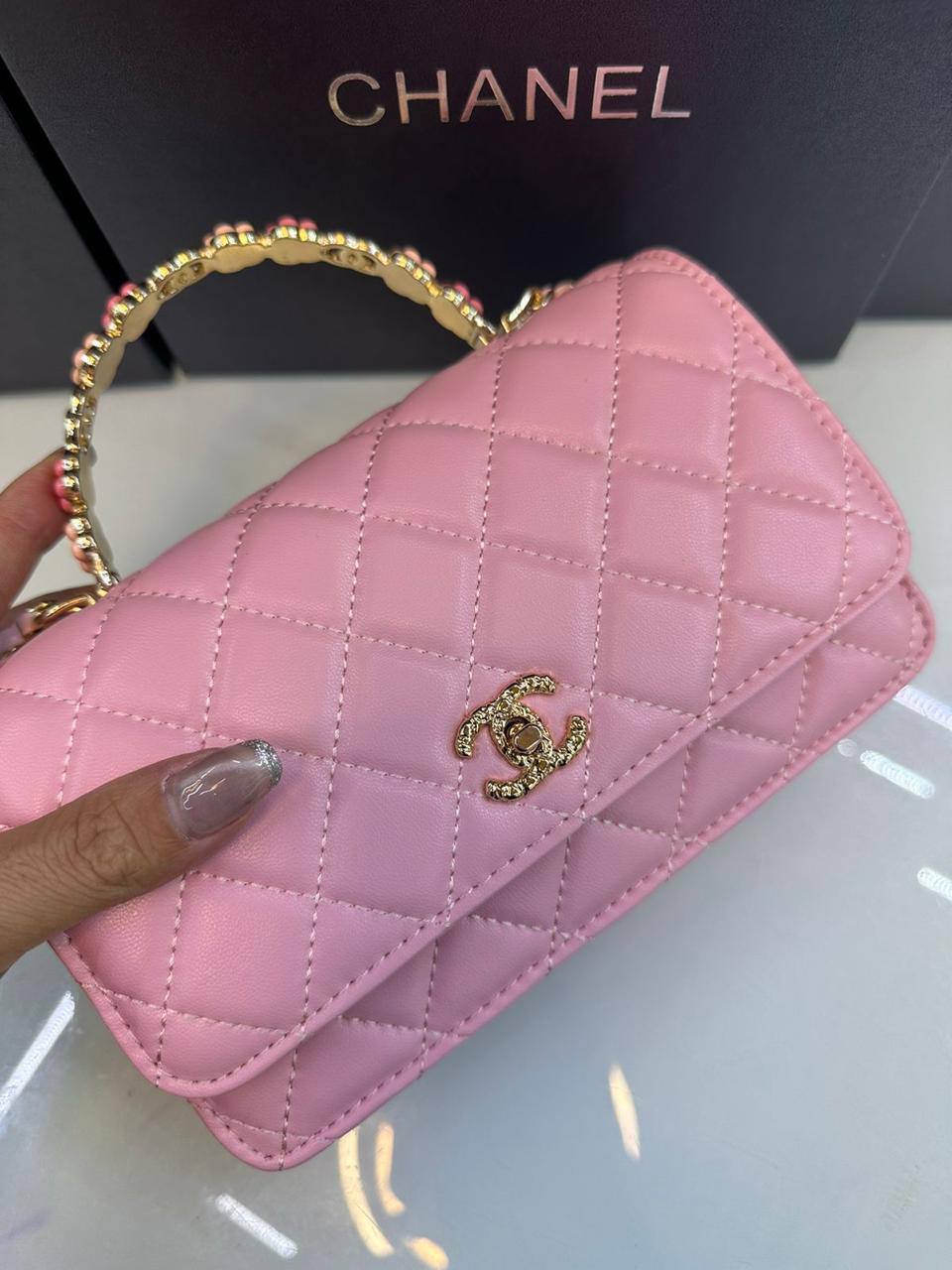 CHANEL
100 dhs🪙🌨️

with box
🎁🎁🎁

Zain90
♥️♥️♥️