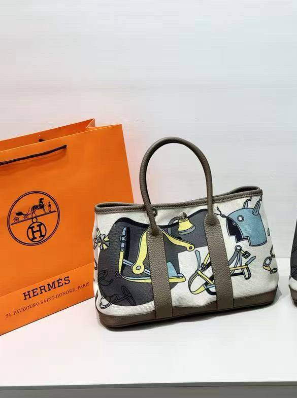Hermes

30cm 
110 dhs✅

Zain143
♥️♥️♥️