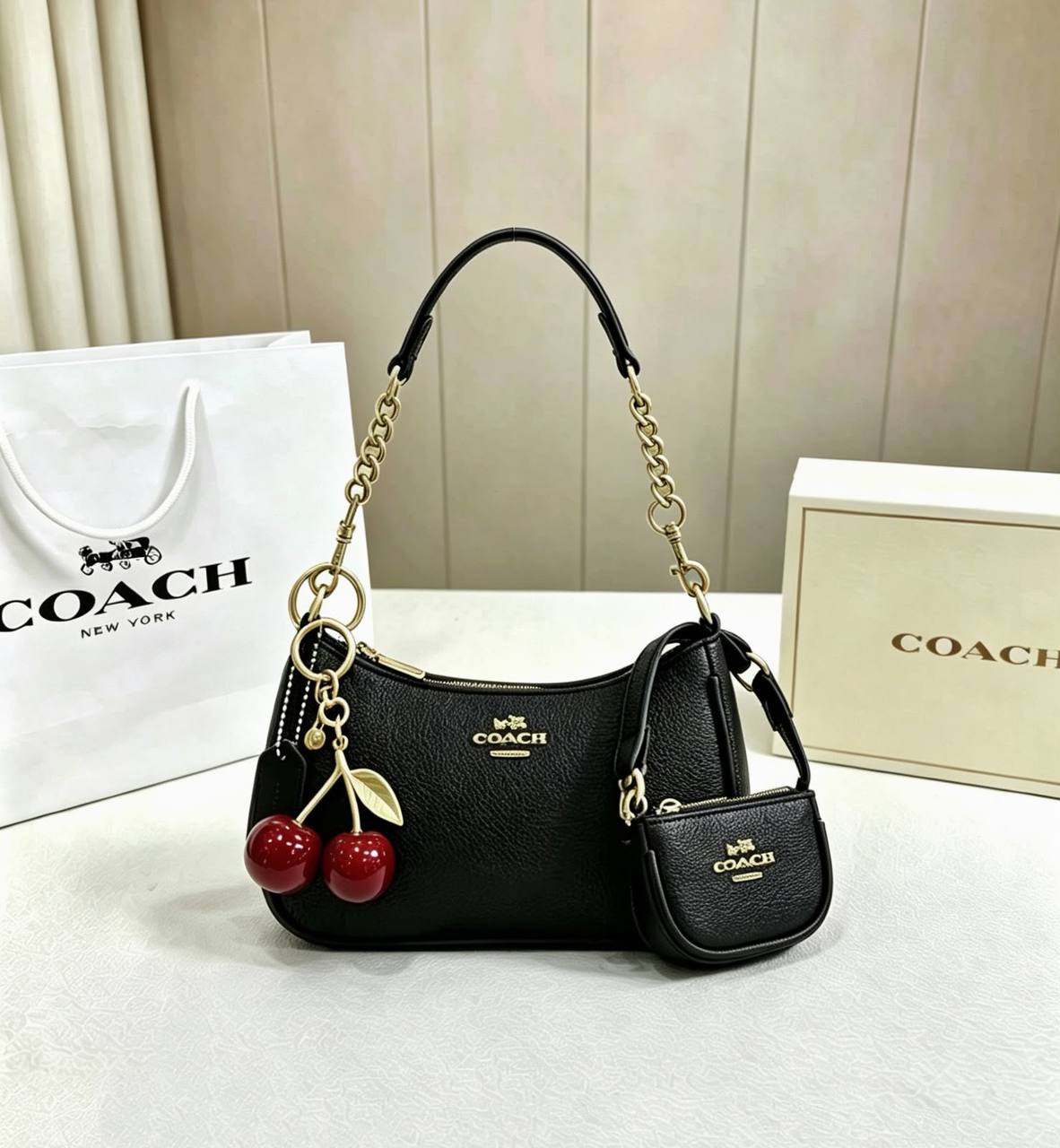 COACH 
GOOD QUALITY 
ONE SET 
WITH BOX 
120 dhs🇦🇪🇦🇪

Zain295
♥️♥️♥️