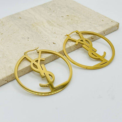 New arrival Branded Stainless steel with 18k gold plated non tarnish earrings
Offer price 
30 dhs✅pair without box 

40 dhs✅pair with branded box and paperbag

Zain243
♥️♥️♥️