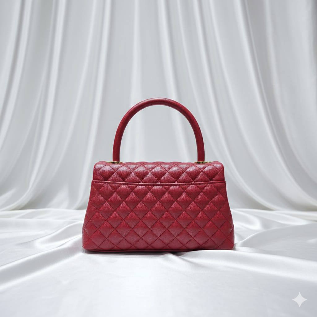 CHANEL  COCO
ᴛᴏᴘ ʜᴀɴᴅʟᴇ ʙᴀɢ
ᴄᴀᴠɪᴀʀ ʟᴇᴀᴛʜᴇʀ ᴍᴀᴛᴇʀɪᴀʟ
ɢᴏʟᴅ ᴄʜᴀɪɴ ʟᴇᴀᴛʜᴇʀ sᴛʀᴀᴘ
sɪᴢᴇ: 25 cm
ᴡɪᴛʜ BOX
🎁🎁🎁

85 dhs🪙💕

Zain31
♥️♥️♥️