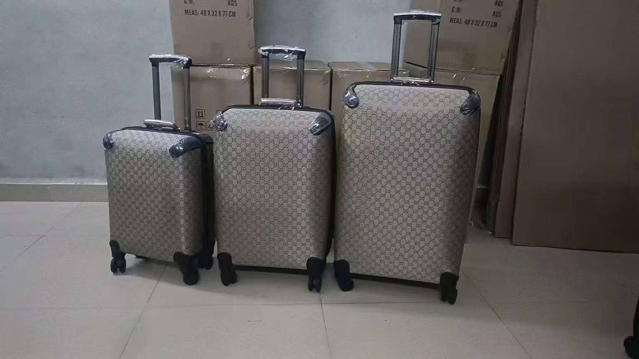 Travel Bags Set
540 dhs🪙🌨️

Zain200
♥️♥️♥️