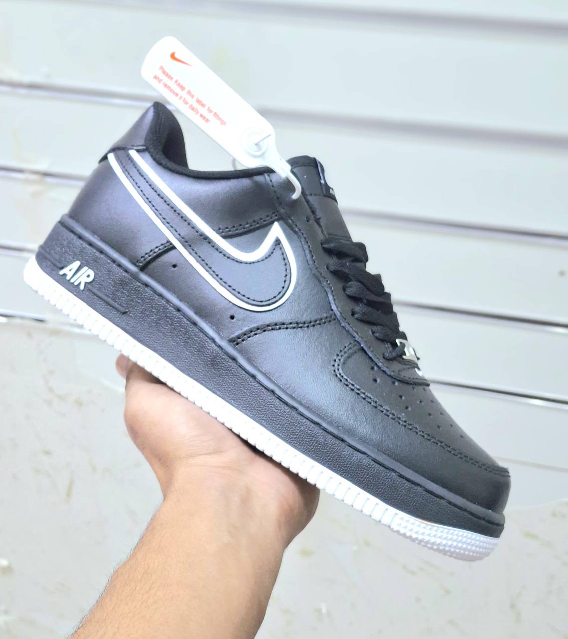 Airforce 1
Size 40 to 45 size
95 dhs✅

Zain27
♥️♥️♥️