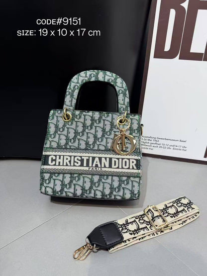 CHRISTIAN LADY DIOR
ᴄᴀɴᴠᴀs ᴍᴀᴛᴇʀɪᴀʟ
ɢᴏʟᴅ ʜᴀʀᴅᴡᴀʀᴇ
ᴡɪᴛʜ ʟᴏɴɢ ᴡᴇʙ sᴛʀᴀᴘ
sɪᴢᴇ : 19 cm

70 dhs🌺

Zain31
♥️♥️♥️