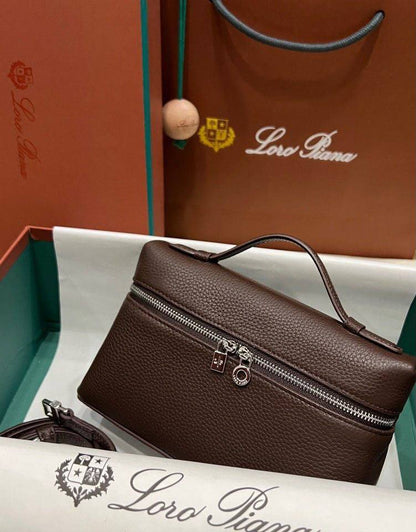 Loro piana

90 dhs🇦🇪🇦🇪🇦🇪
With box

Zain219
♥️♥️♥️