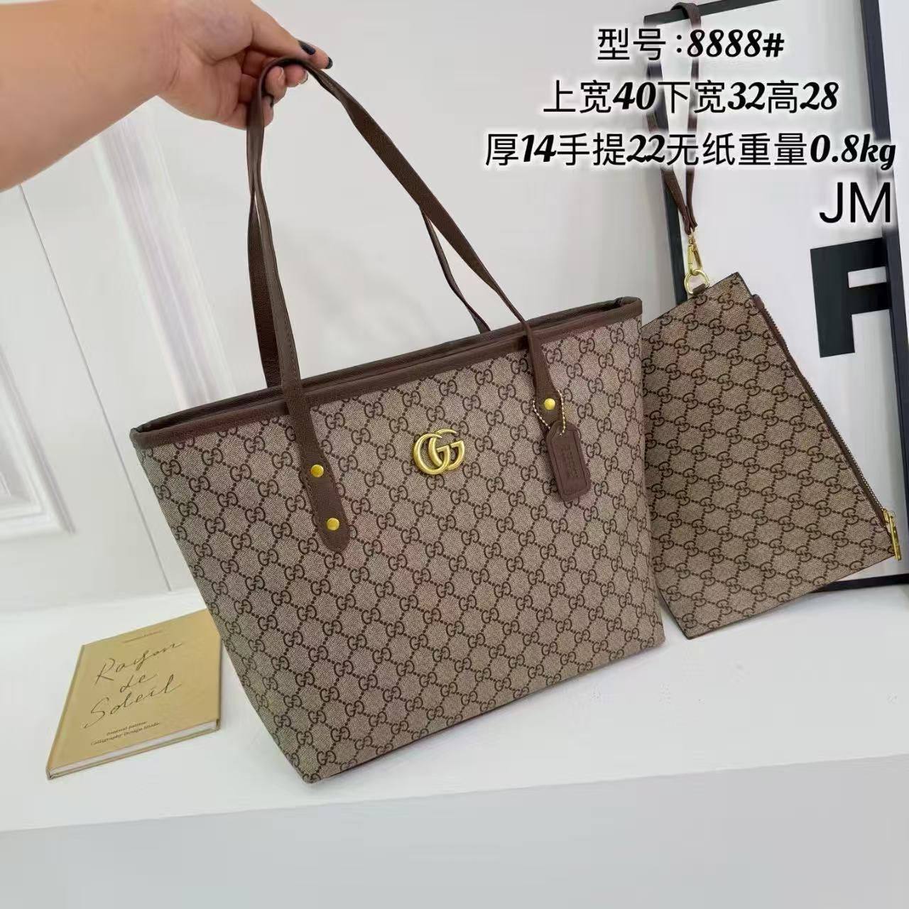Gucci 
90 dhs💓
Size47cm

Zain06
♥️♥️♥️