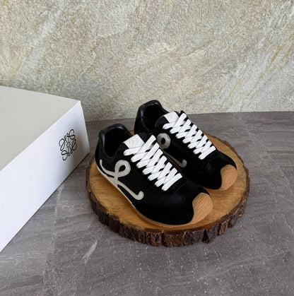 LOEWE
SuperMaster Quality 💯
450 dhs✅
Size: 36-41💥

Zain171
♥️♥️♥️