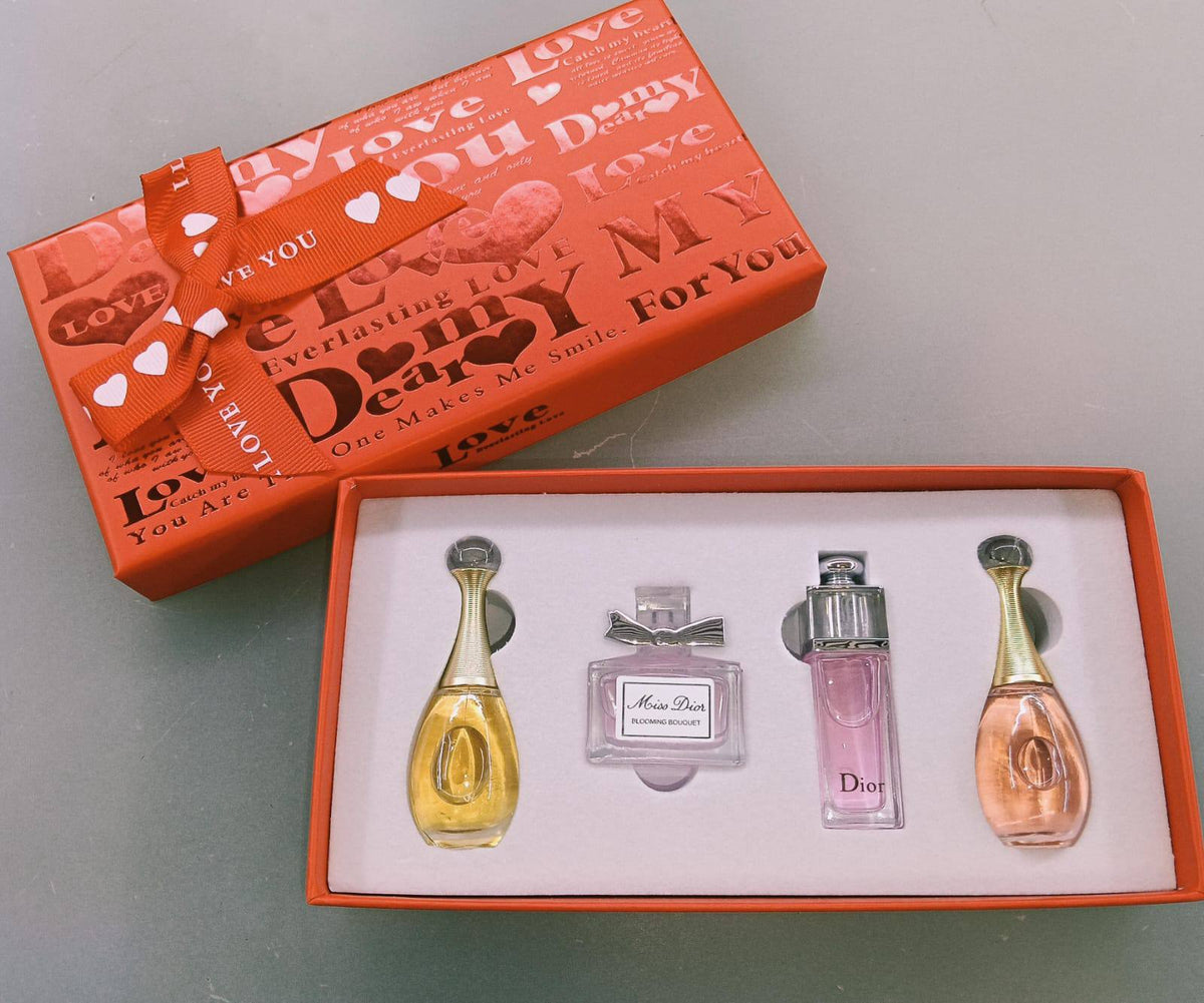 Dior

4in1 sets

 7.5ml each 
50 dhs🇦🇪🇦🇪

Zain01
♥️♥️♥️