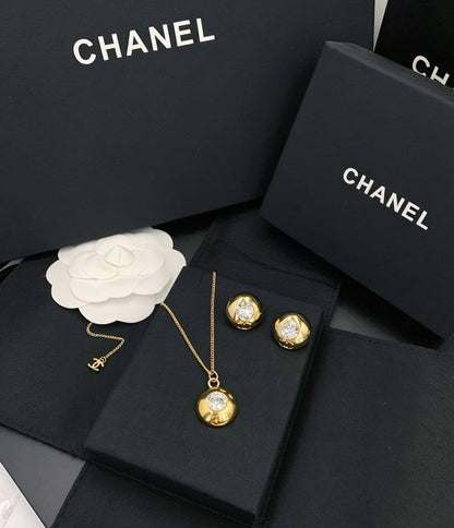 OFFER 
Chanel Set
💥
55 DHS✅
WITH NORMAL CHANEL BOX 🎁AND PAPER BAG🛍️🎁

Zain89
♥️♥️♥️